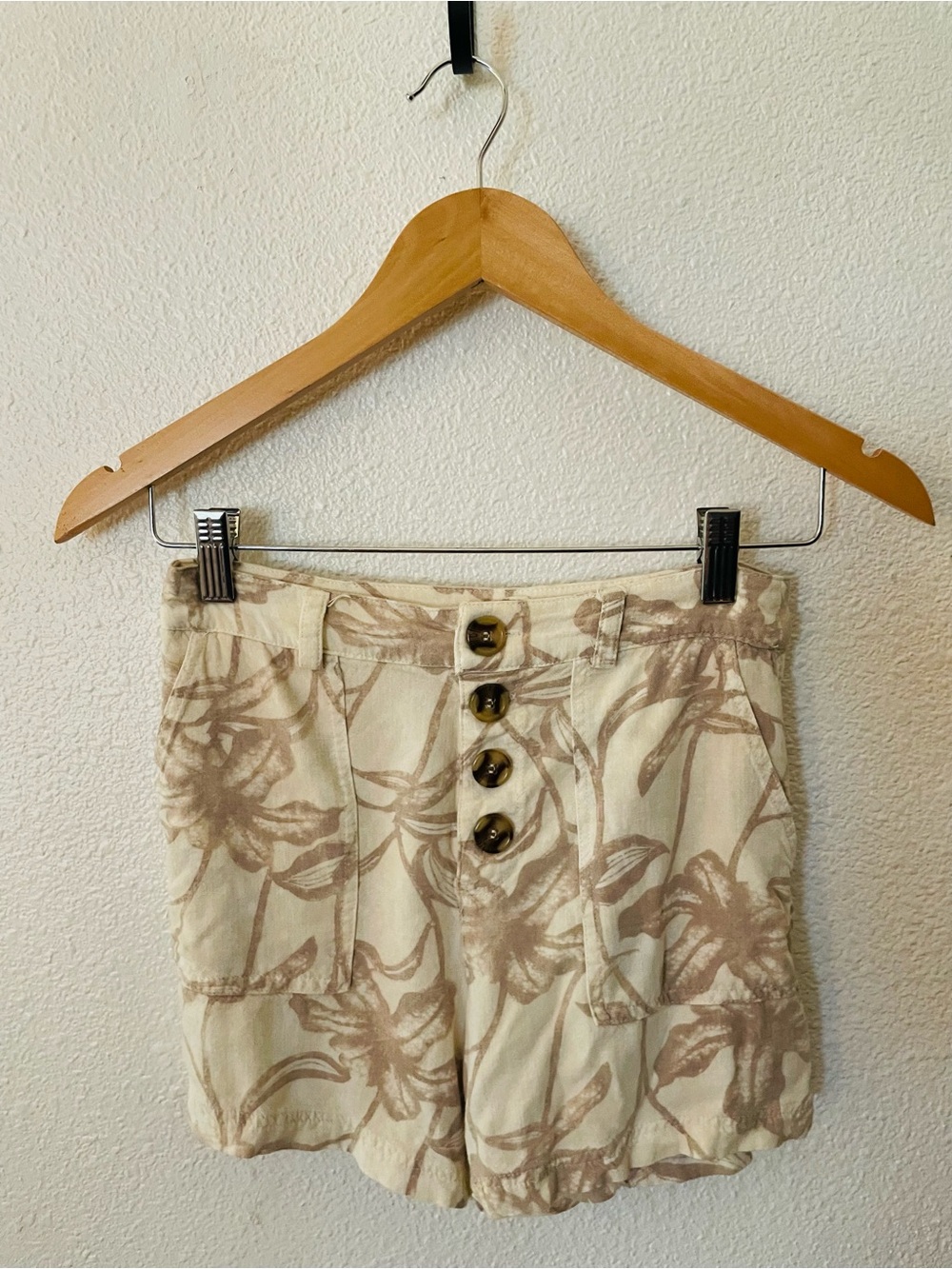 O'Neill Beige Floral High-Waist Button Shorts Size 25